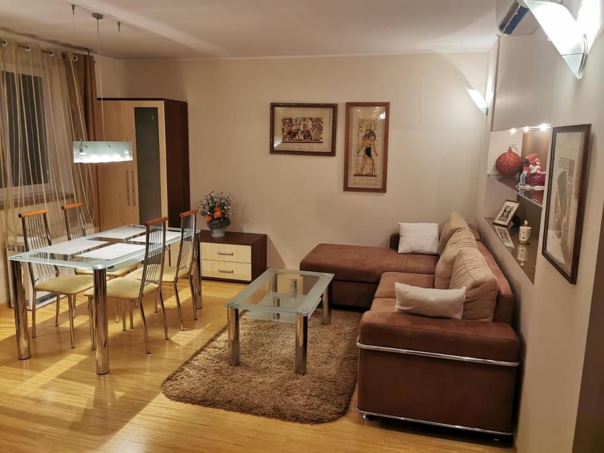 Uroczy Apartament Przy Deptaku Z Parkingiem. Polanica-Zdrój Eksteriør bilde